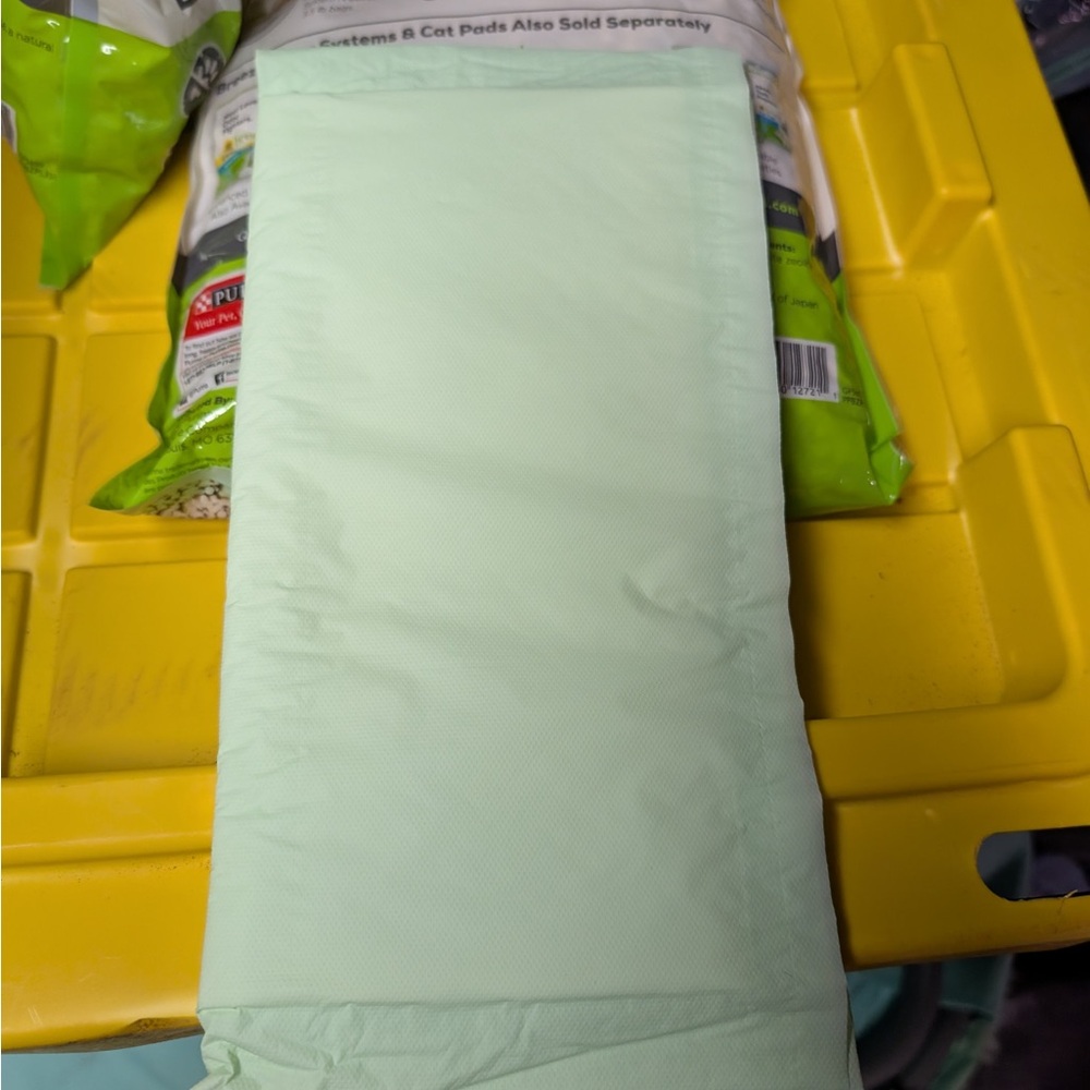 Tidy Cat Breeze Litter Box Pads, there are 19 pads’